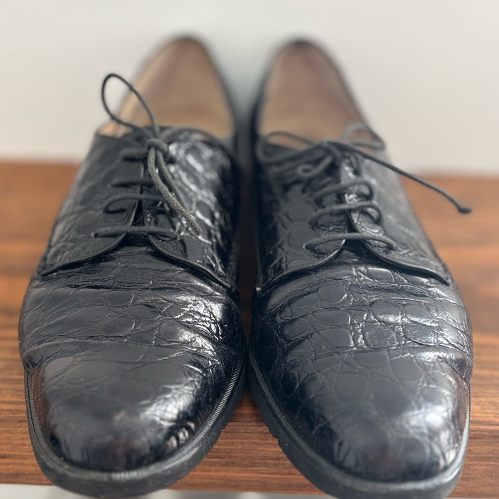 Women’s Black Ferragamo Crocodile Pattern Oxford Shoes